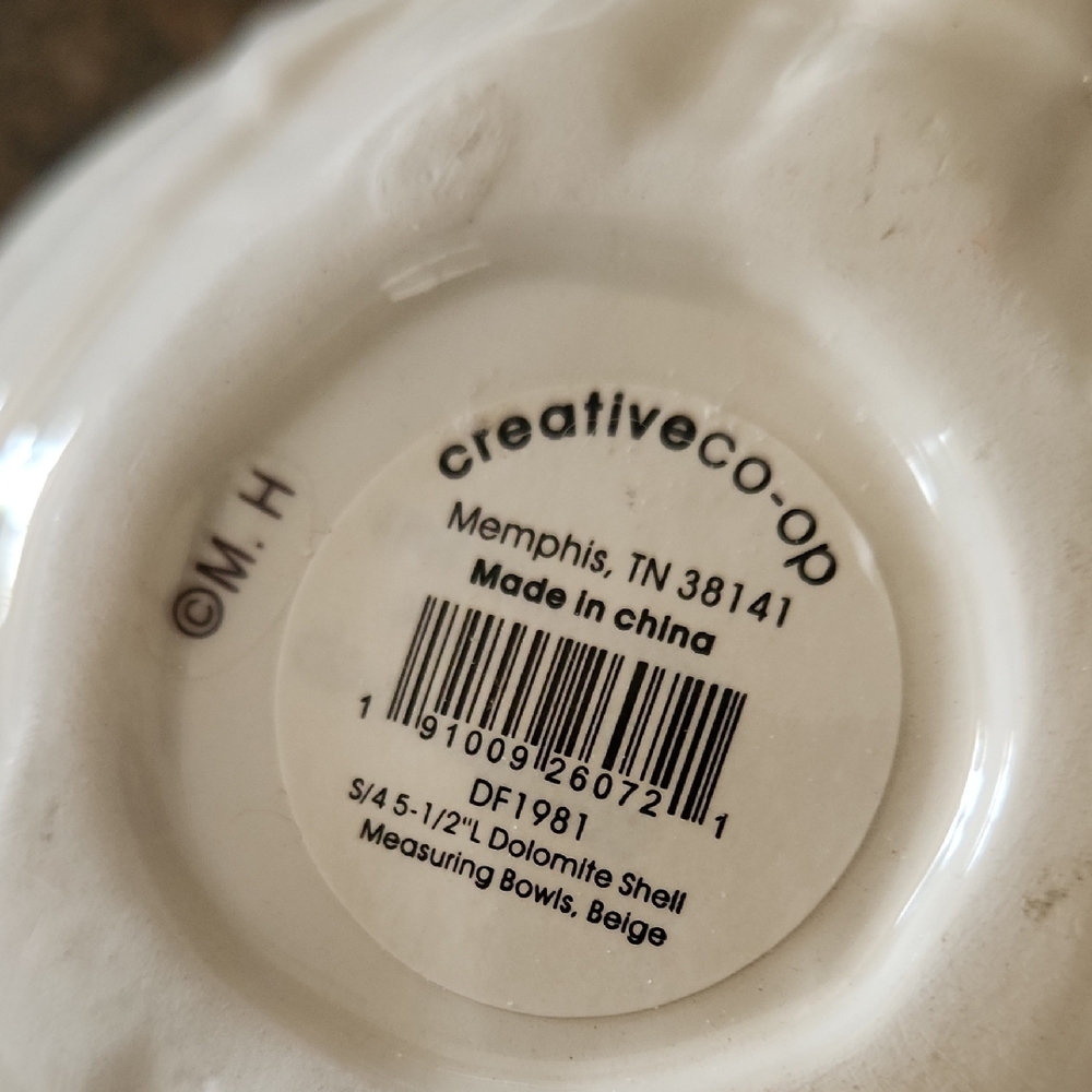 White Ceramic Measuring Cups Set - Picture 2 of 6